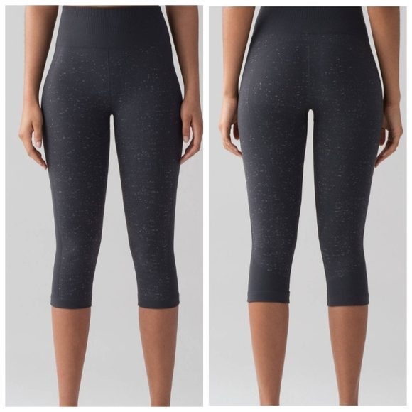 Lululemon Free To Flow Crop Length Leggings Size 12 Midnight Navy - Picture 1 of 16